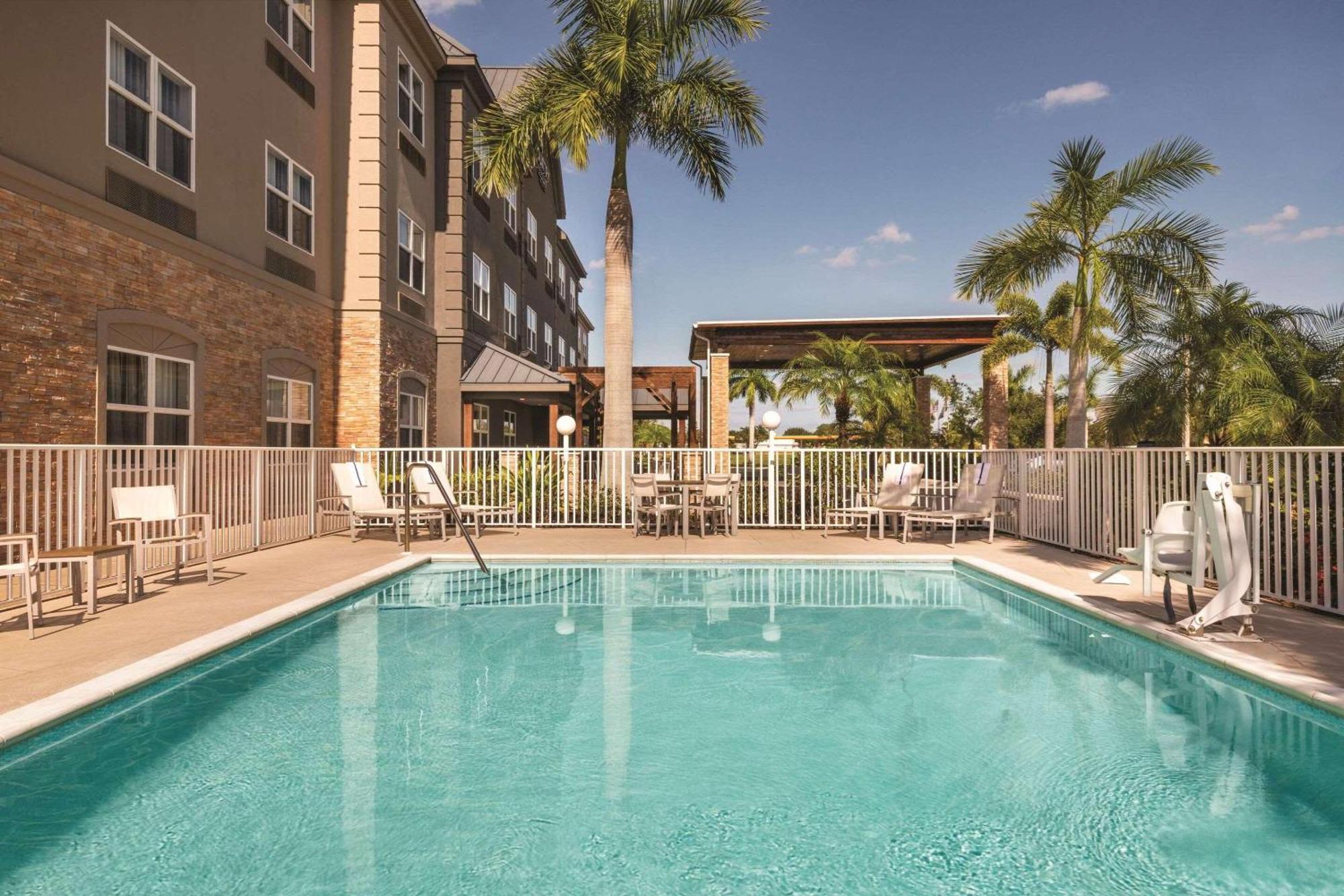 Country Inn & Suites By Radisson, Bradenton-Lakewood-Ranch, Fl ภายนอก รูปภาพ