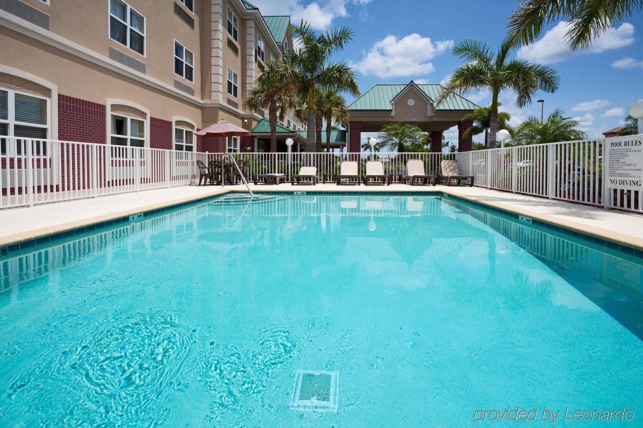 Country Inn & Suites By Radisson, Bradenton-Lakewood-Ranch, Fl ภายนอก รูปภาพ